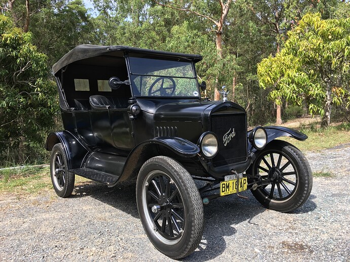 1925_Ford_Model_T_touring
