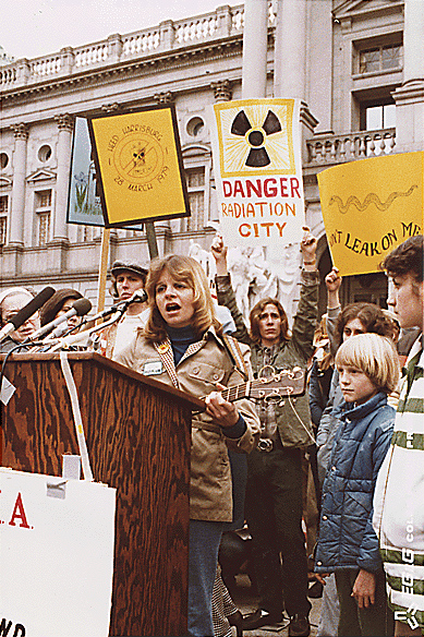Anti-nuke_rally_in_Harrisburg_USA